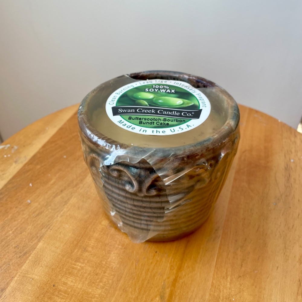 NEW Swan Creek Candle Company, 9 oz. Pottery - Butterscotch-Bourbon Bundt Cake - Picture 2 of 5